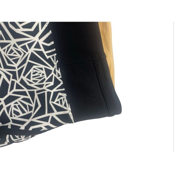 Lululemon Posey Floral Crops - Picture 8 of 12